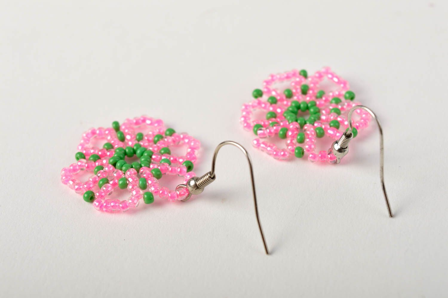 Boucles d'oreilles fait main Bijou original rose vert fleurs Accessoire femme photo 2