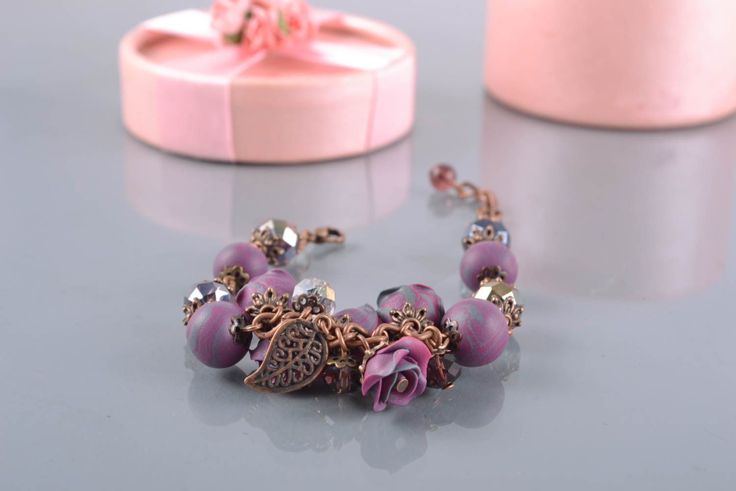 Bracelet fait main de pâte polymère avec fleurs violettes accessoire pour femme photo 1