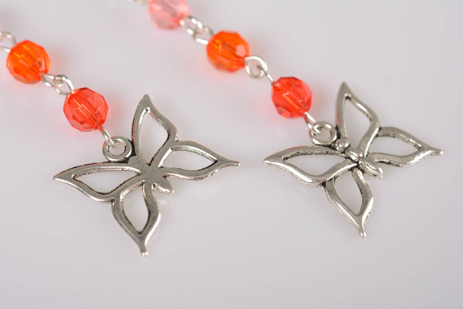 Lange Ohrringe aus Metall mit Glasperlen Schmetterlinge Künstler Handarbeit foto 3