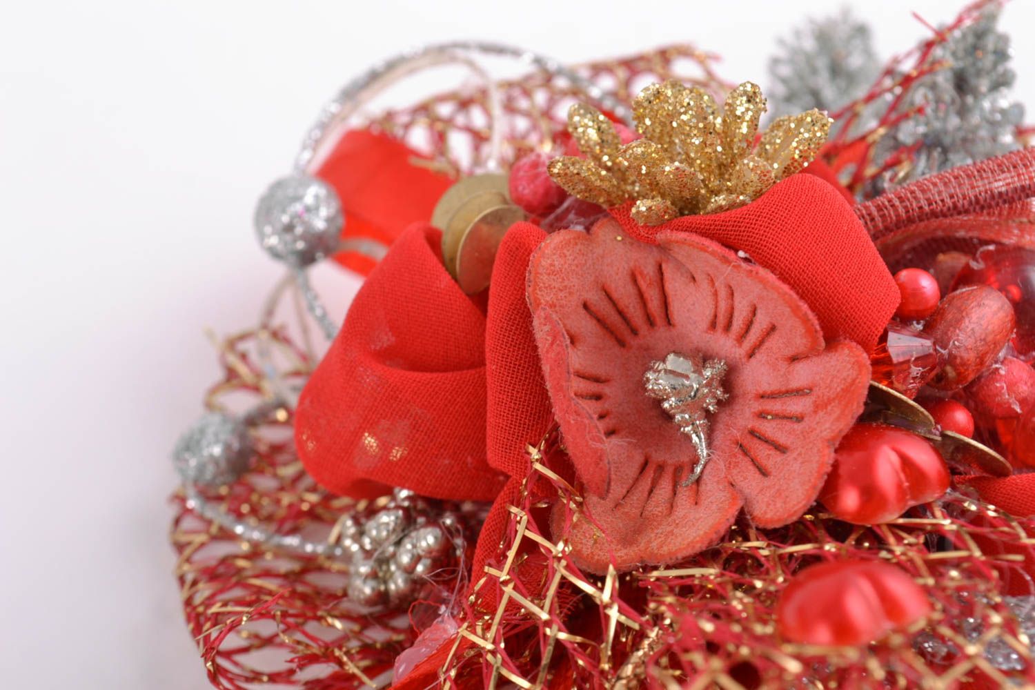 Schöne Deko Blumen aus Stoff in roter Farbe für echte Miodedamen handgefertigt foto 5