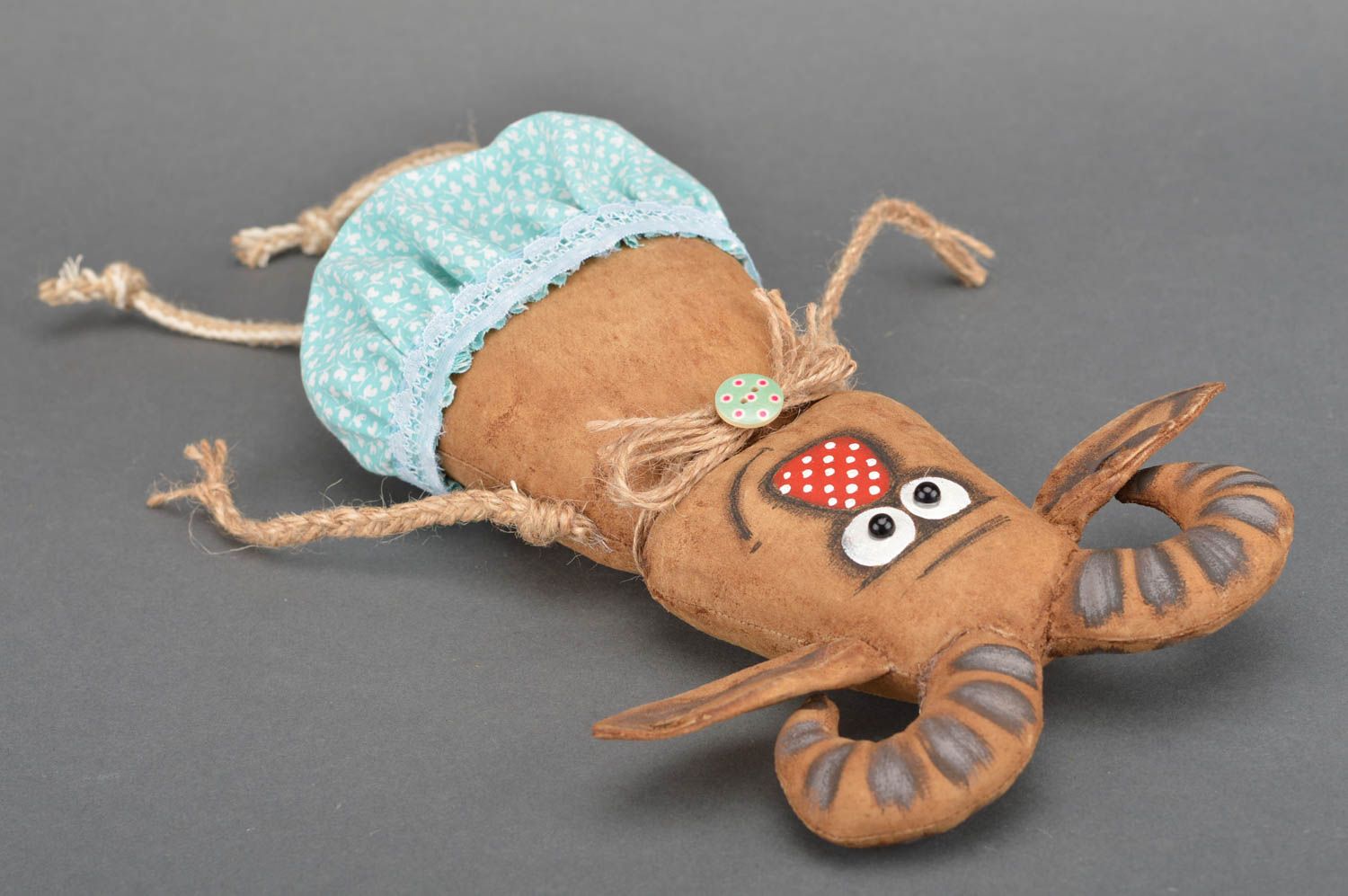 Интерьерная игрушка Козлик из хлопка коричневый декор для дома ручной работы фото 2