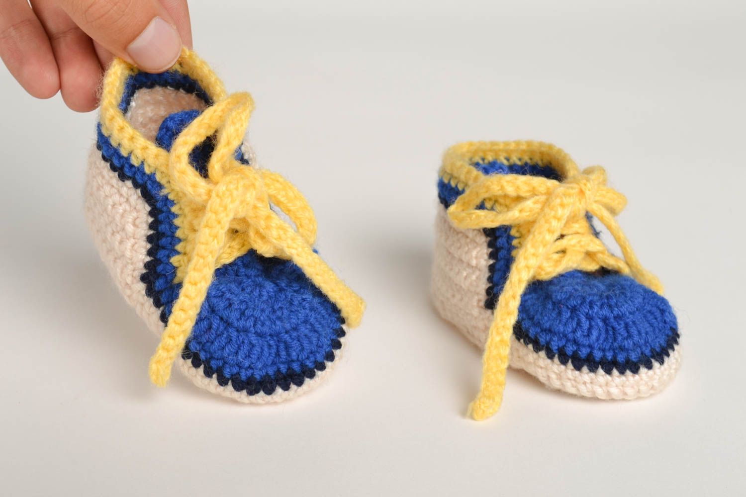 Handgefertigte Schuhe gehäkelte Babyschuhe Geschenke für Kleinkinder blau  foto 5