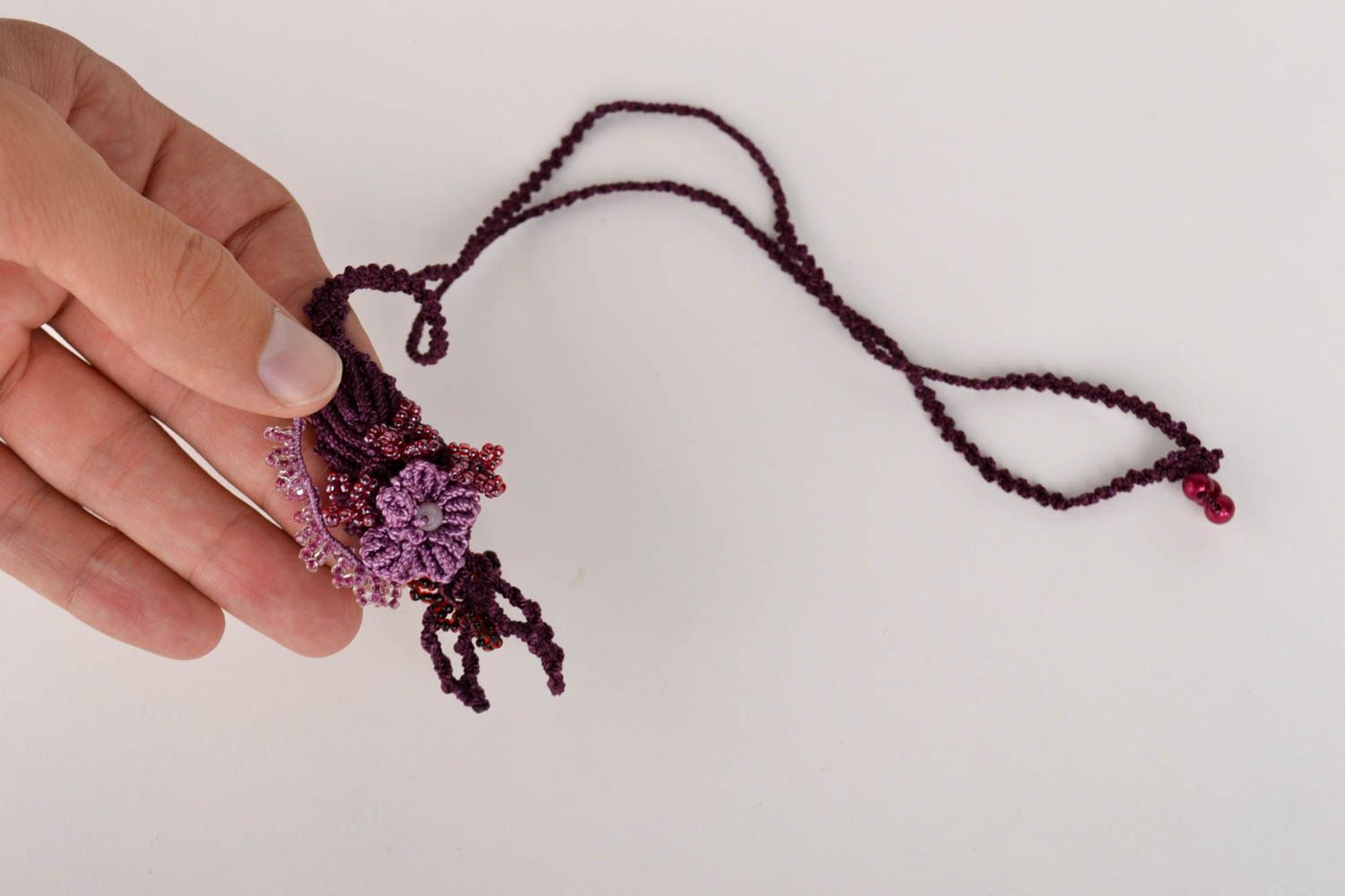 Колье из ниток подарок ручной работы фиолетовый модная бижутерия с цветами фото 5
