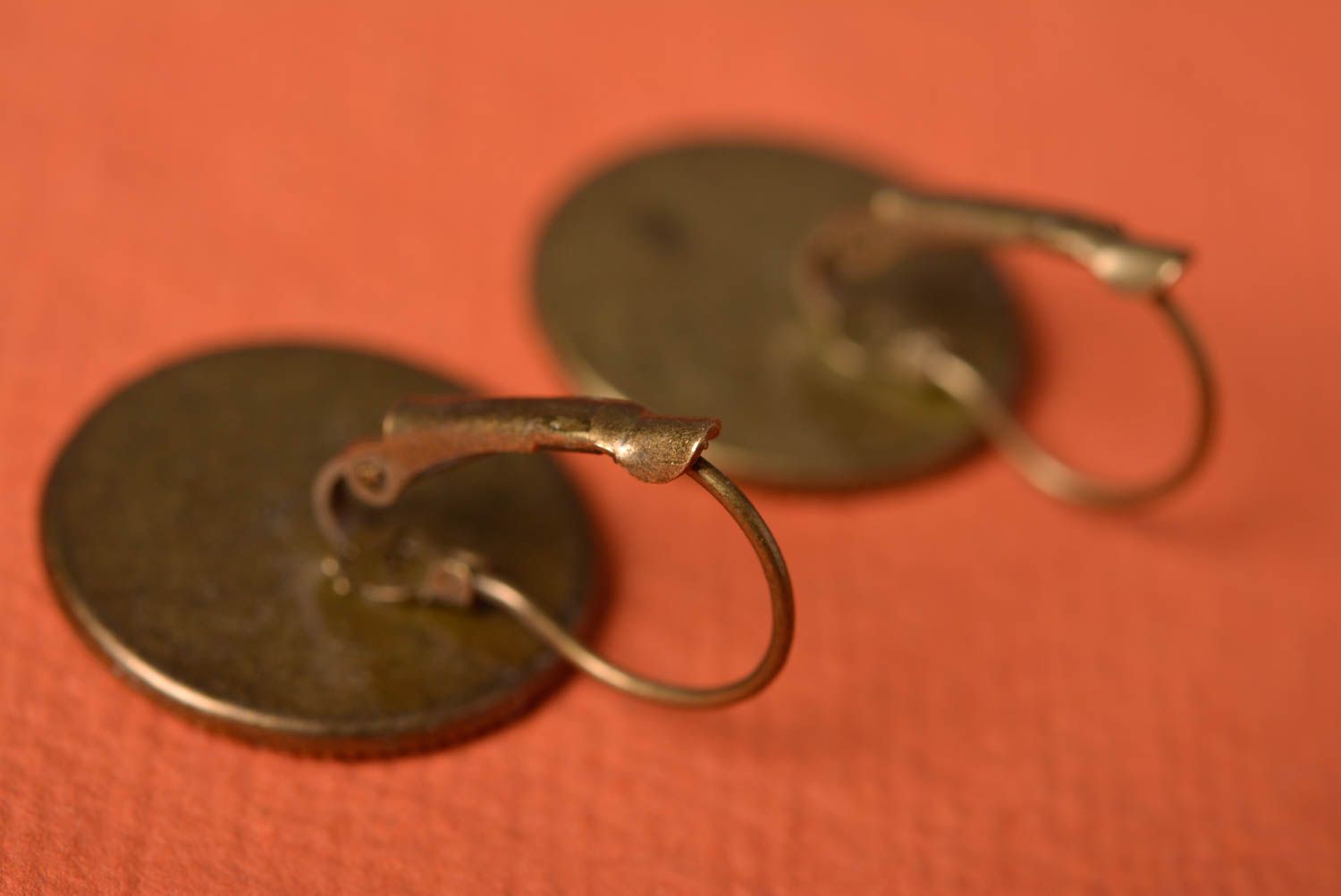 Handgemachte Vintage Ohrringe aus Epoxidharz in Decoupage Technik mit Abbildung foto 3