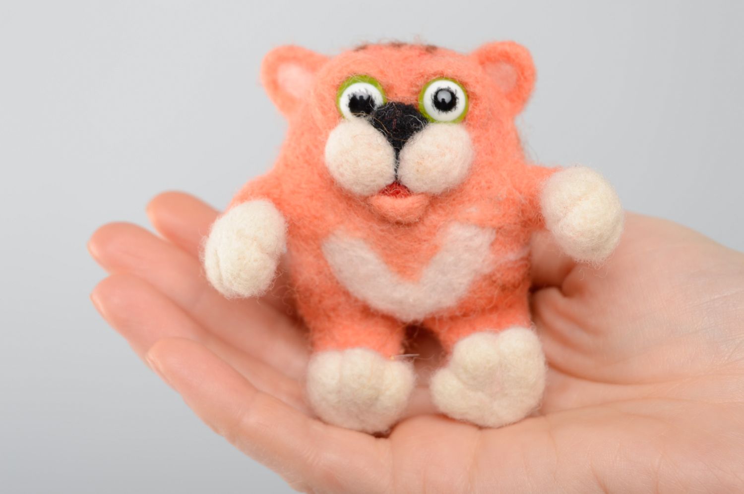 Small felted wool toy Cat photo 1