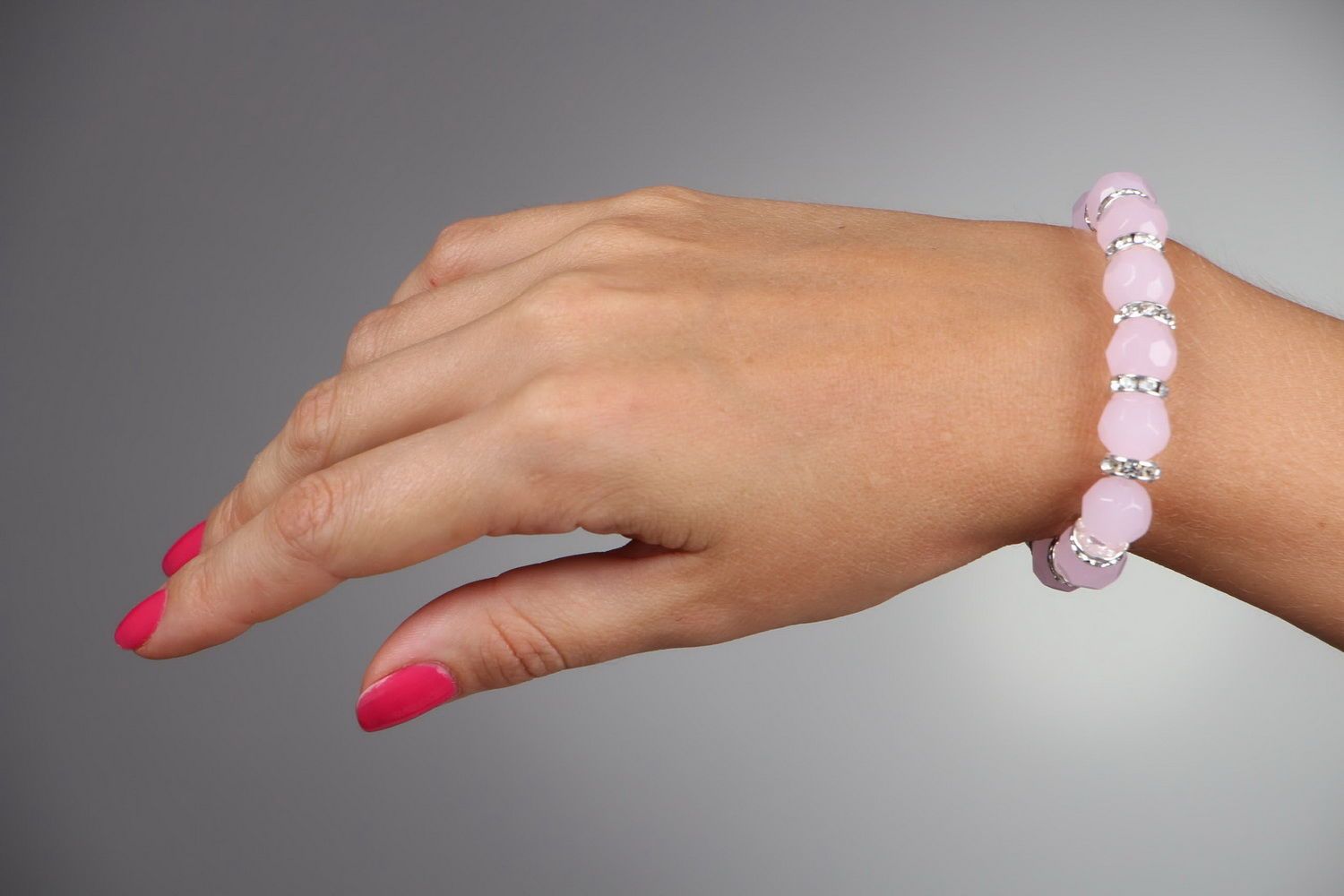 Bracelet with pink quartz on elastic band photo 5