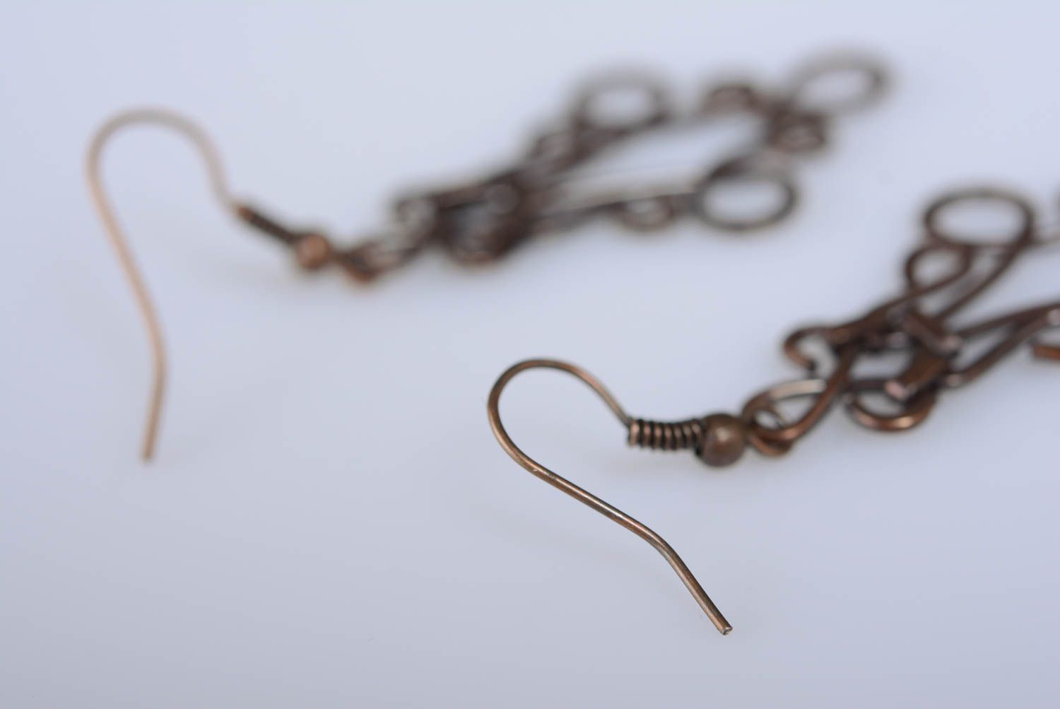 Lange schöne handgemachte Ohrringe aus Kupfer Wire Wrap foto 5