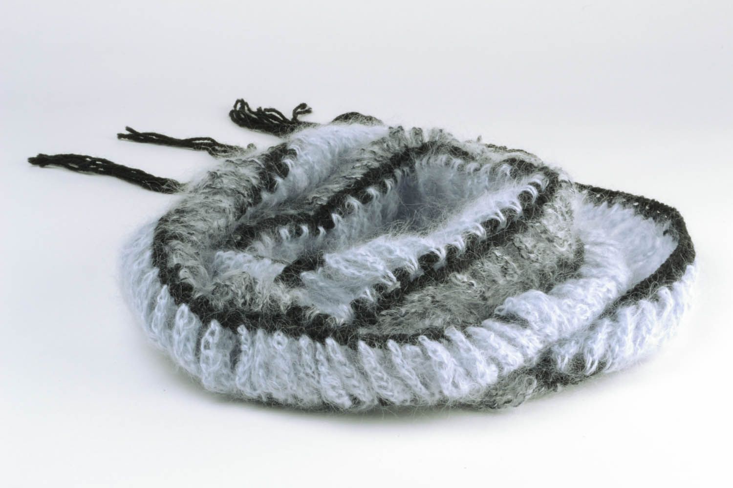 Écharpe féminine crochetée grise originale  photo 3