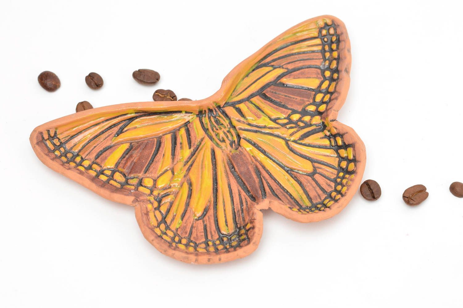 Декоративная керамическая тарелка ручной работы в форме бабочки желтая фото 1