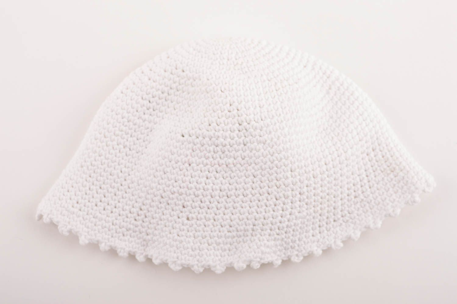 Bonnet tricot fait main Chapeau enfant design blanc original Vêtement enfant photo 3
