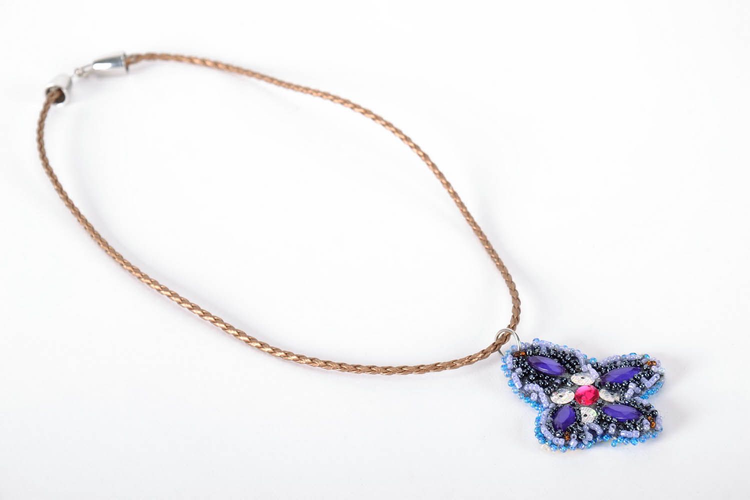 Necklace with beads and sequins photo 4