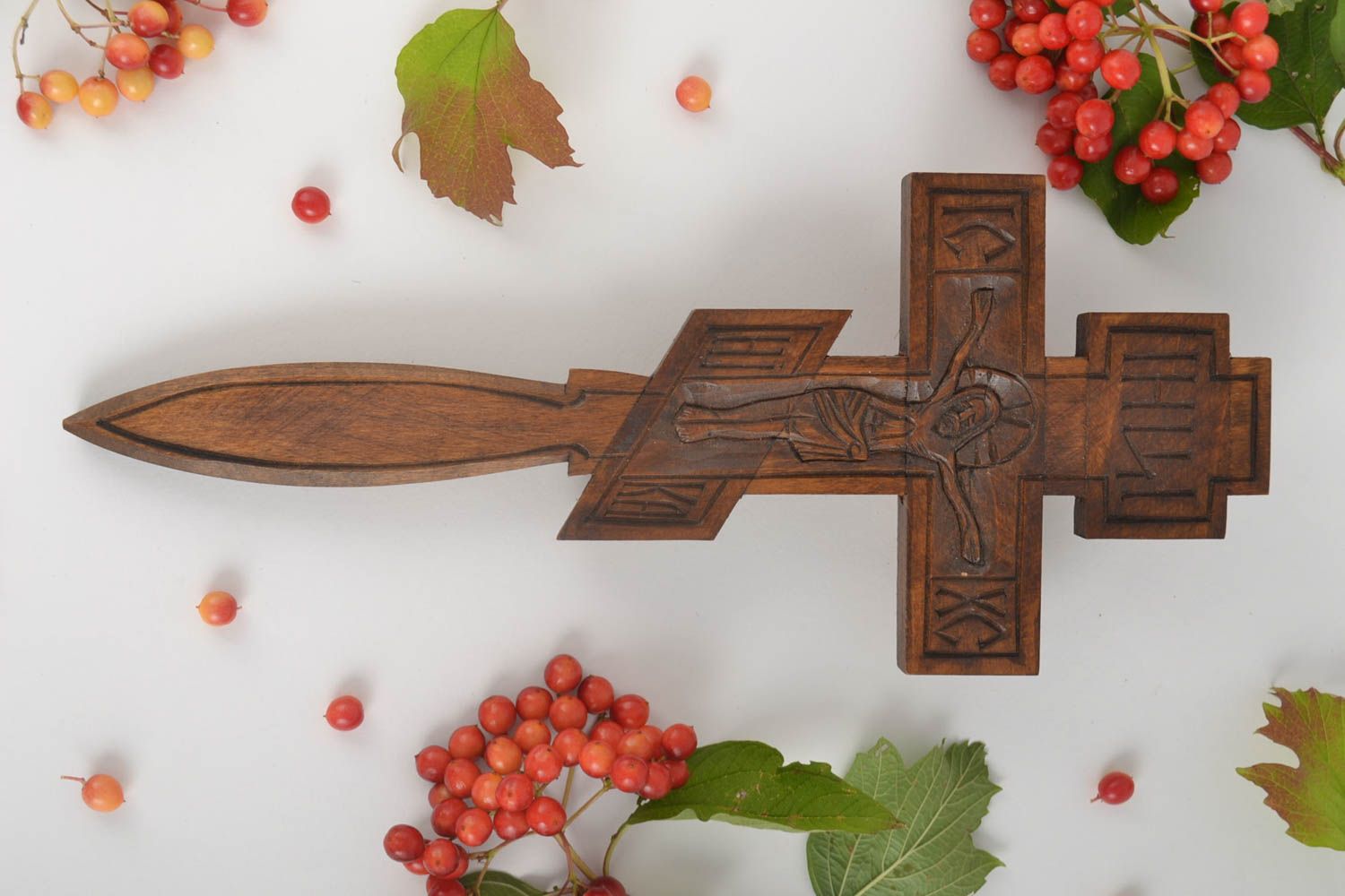 Croix en bois fait main Objet religieux Déco maison murale avec sculpture photo 1