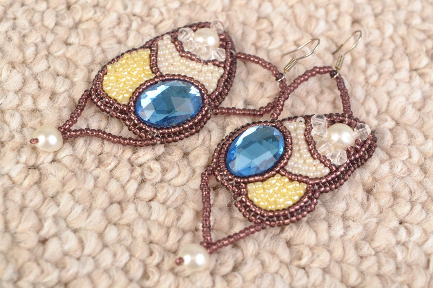 Boucles d'oreilles artisanales massives en perles de rocaille faites main photo 2