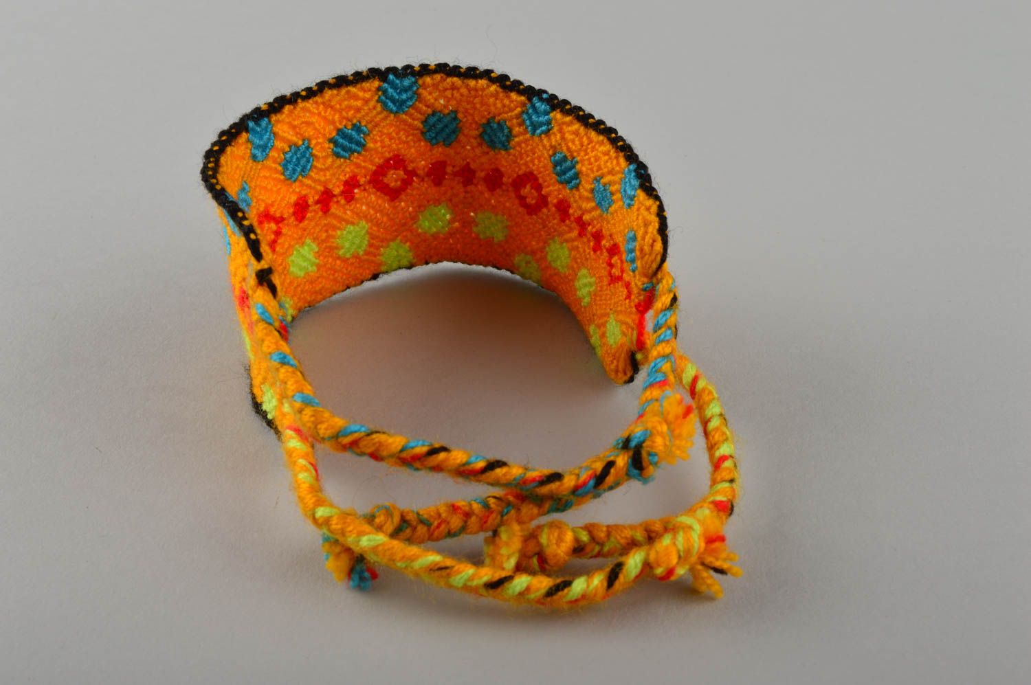 Плетеный браслет ручной работы браслет из ниток модный браслет яркий красивый фото 5