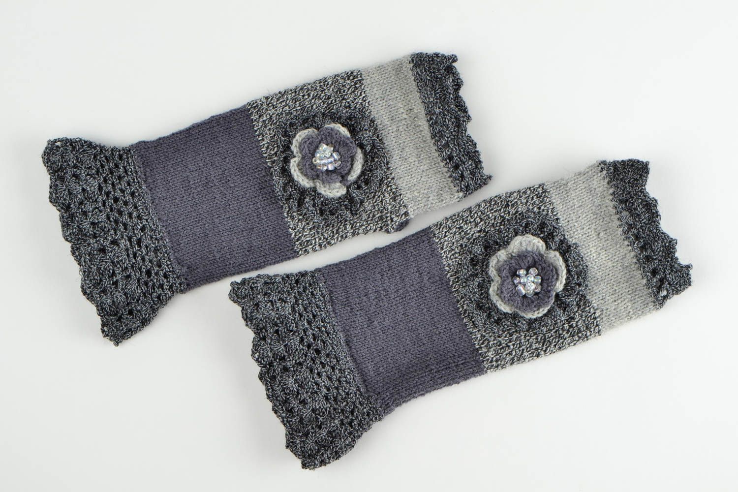 Beautiful handmade crochet wool mittens warm knitted mittens winter outfit photo 2