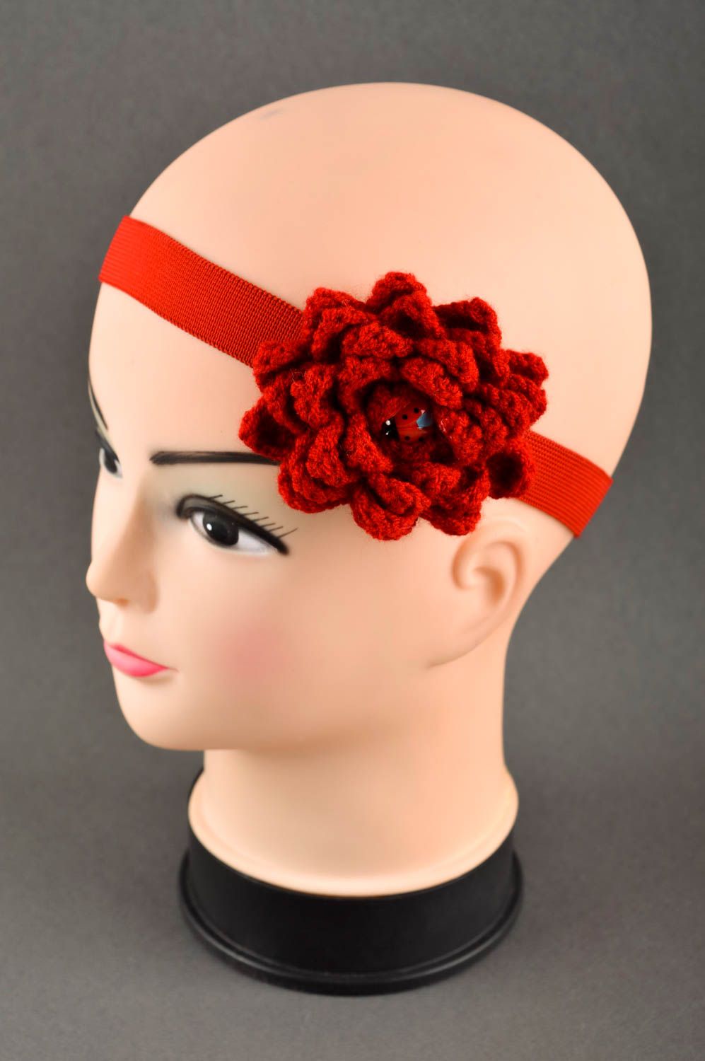 Haarband mit Blume in Rot handgemachter Schmuck stilcolles Accessoire für Haare foto 1