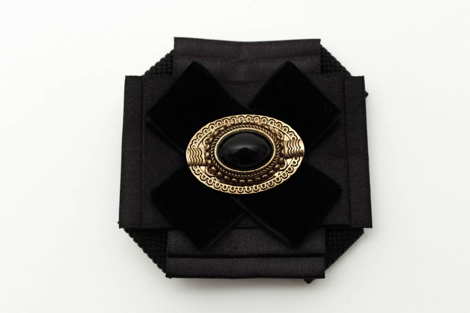 Broche noire faite main Accessoire femme satin velours Cadeau pour femme photo 3