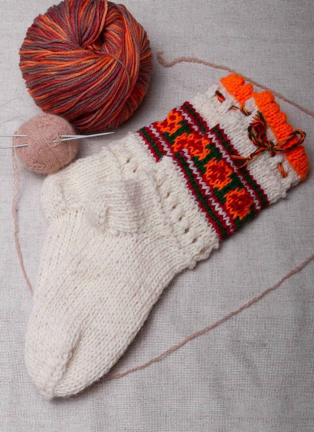 White women's socks made of wool photo 1