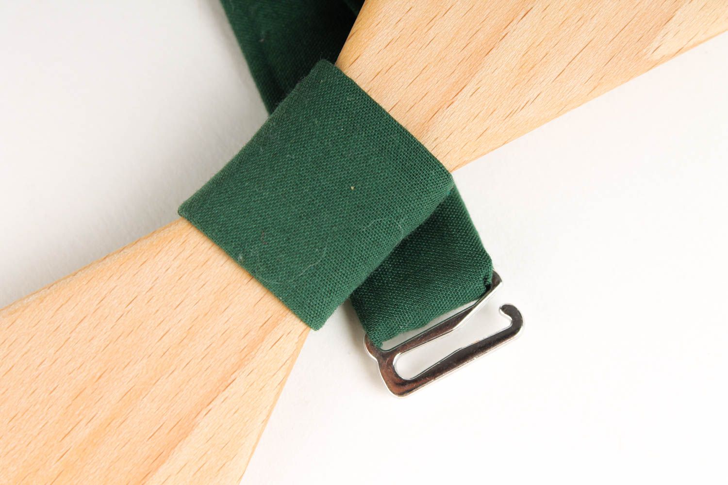 Corbata de lazo verde de madera artesanal pajarita moderna accesorio unisex foto 4