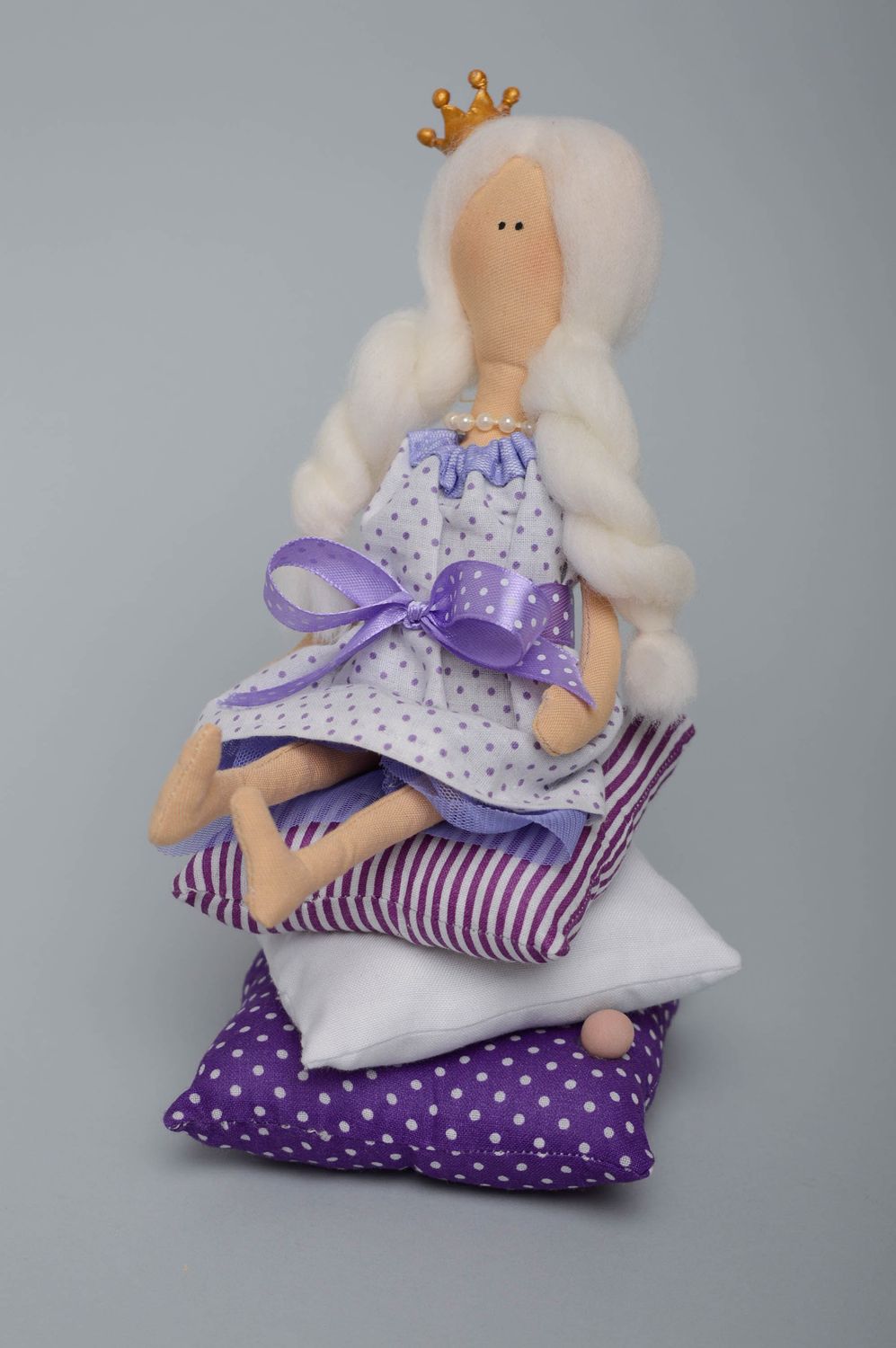 Тканевая кукла дизайнерская Принцесса на подушках фото 1