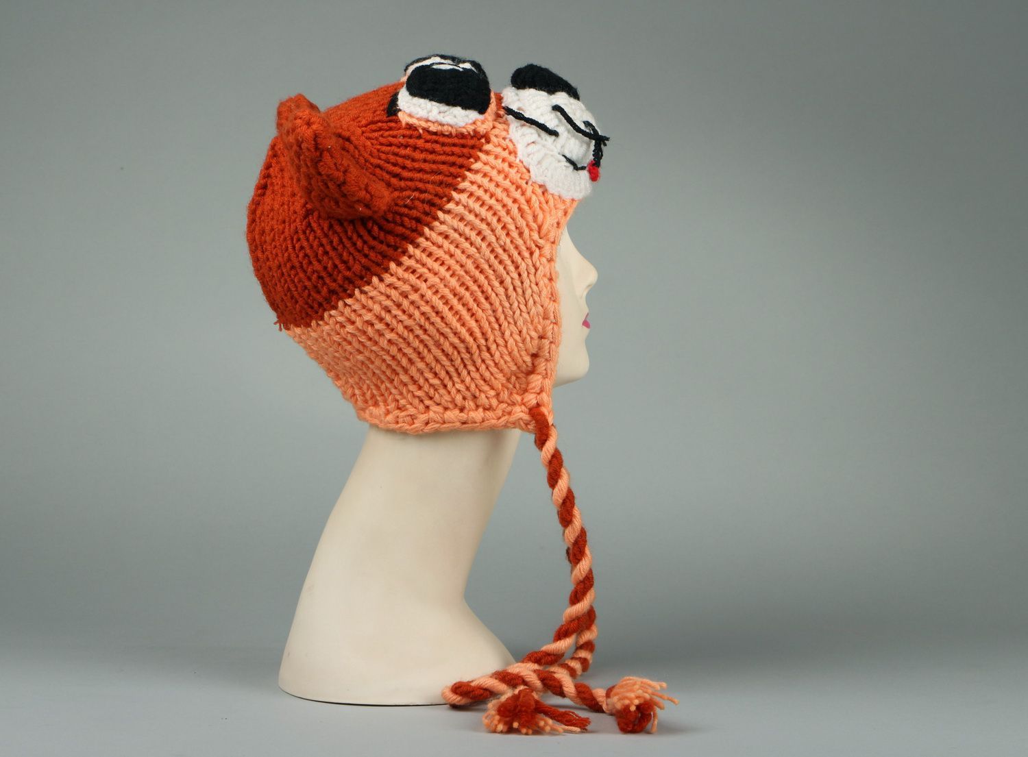 Bonnet tricoté avec des aiguilles en demi-laine Chat Léo  photo 1