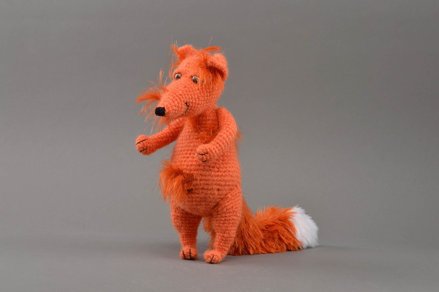 Petit jouet mou tricoté fait main en forme de renard décoration maison photo 1