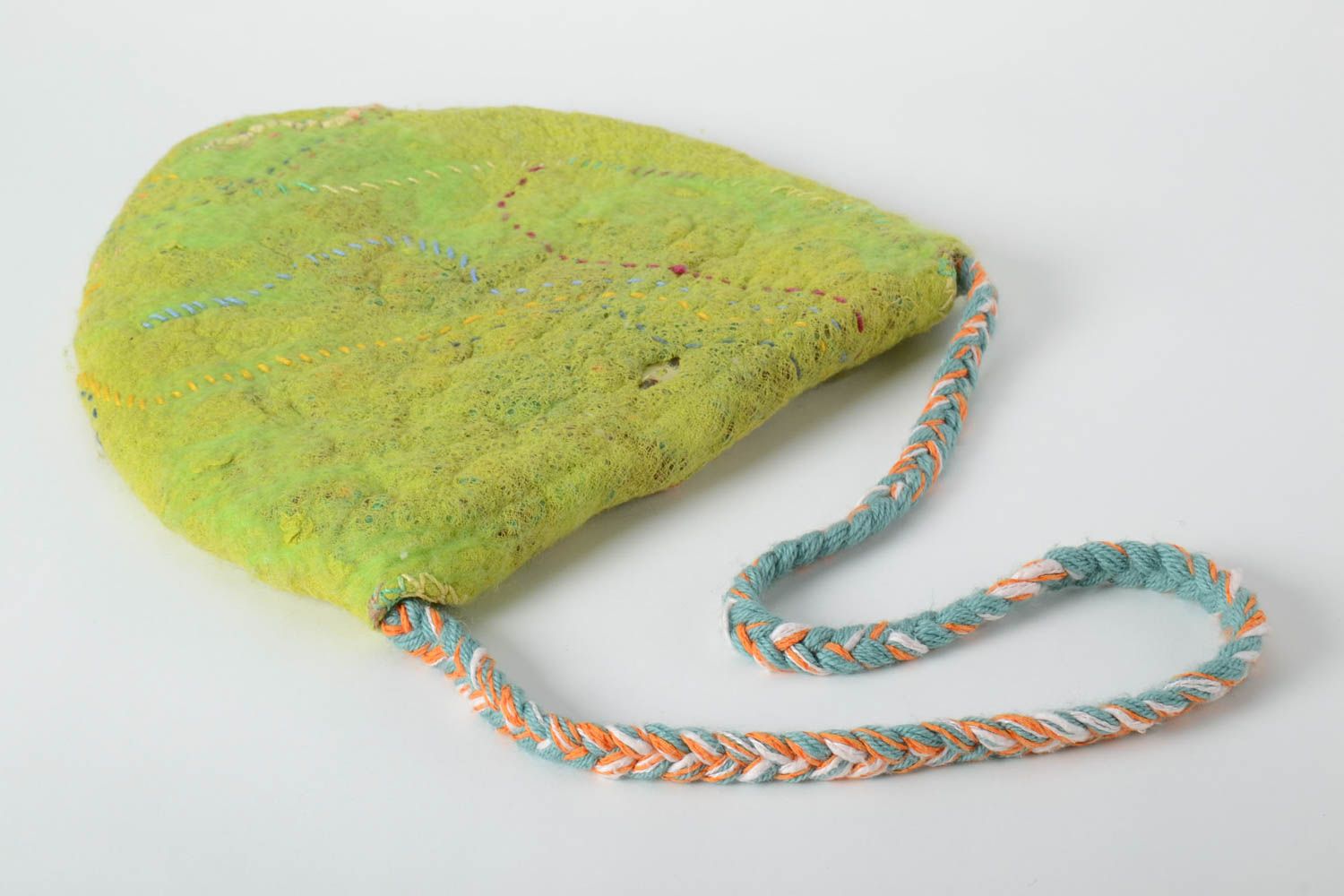 Handmade Tasche aus Wolle gefilzt Accessoire für Frauen grüne Damen Tasche  foto 3