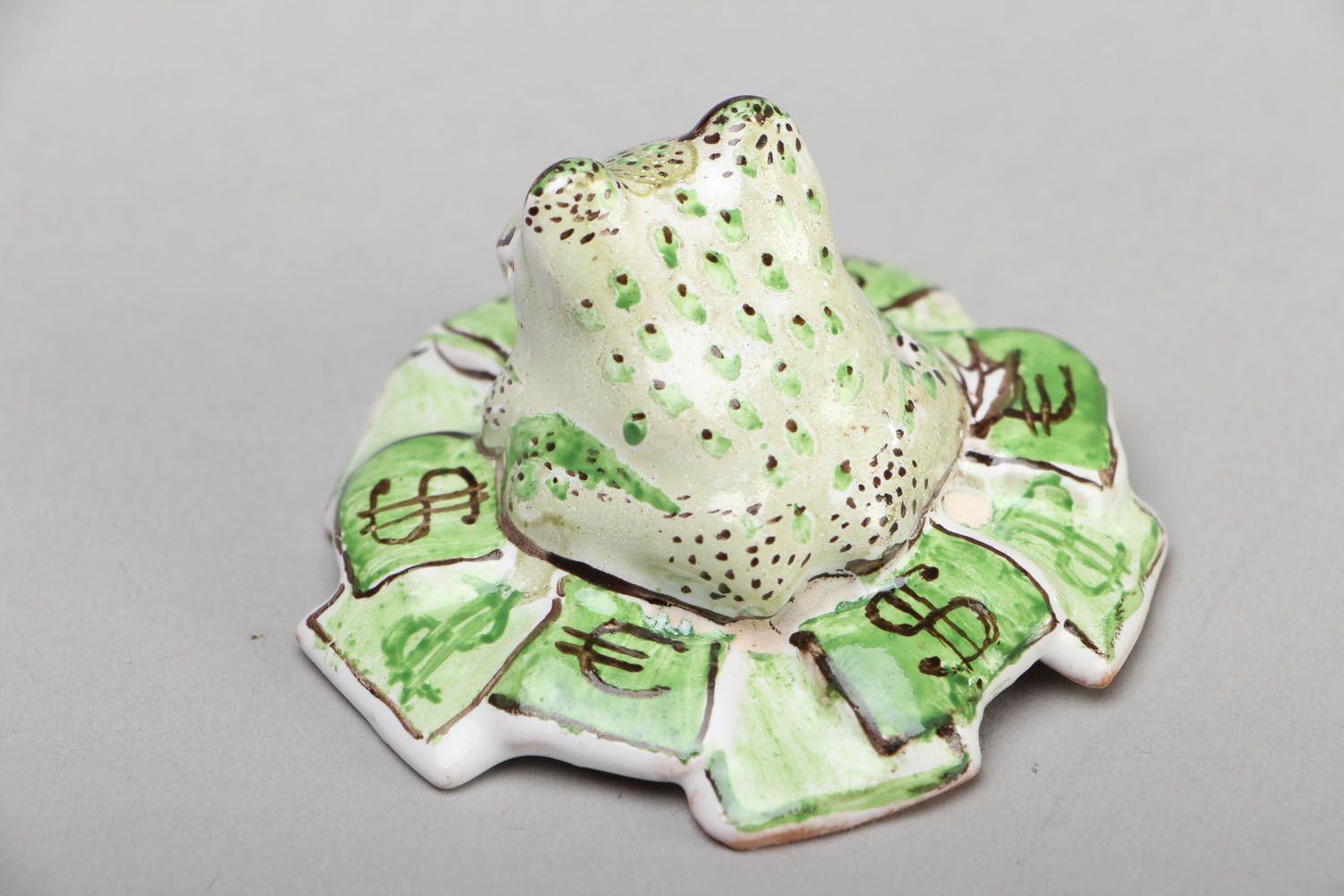 Figurilla cerámica con forma de rana que atrae el dinero foto 3