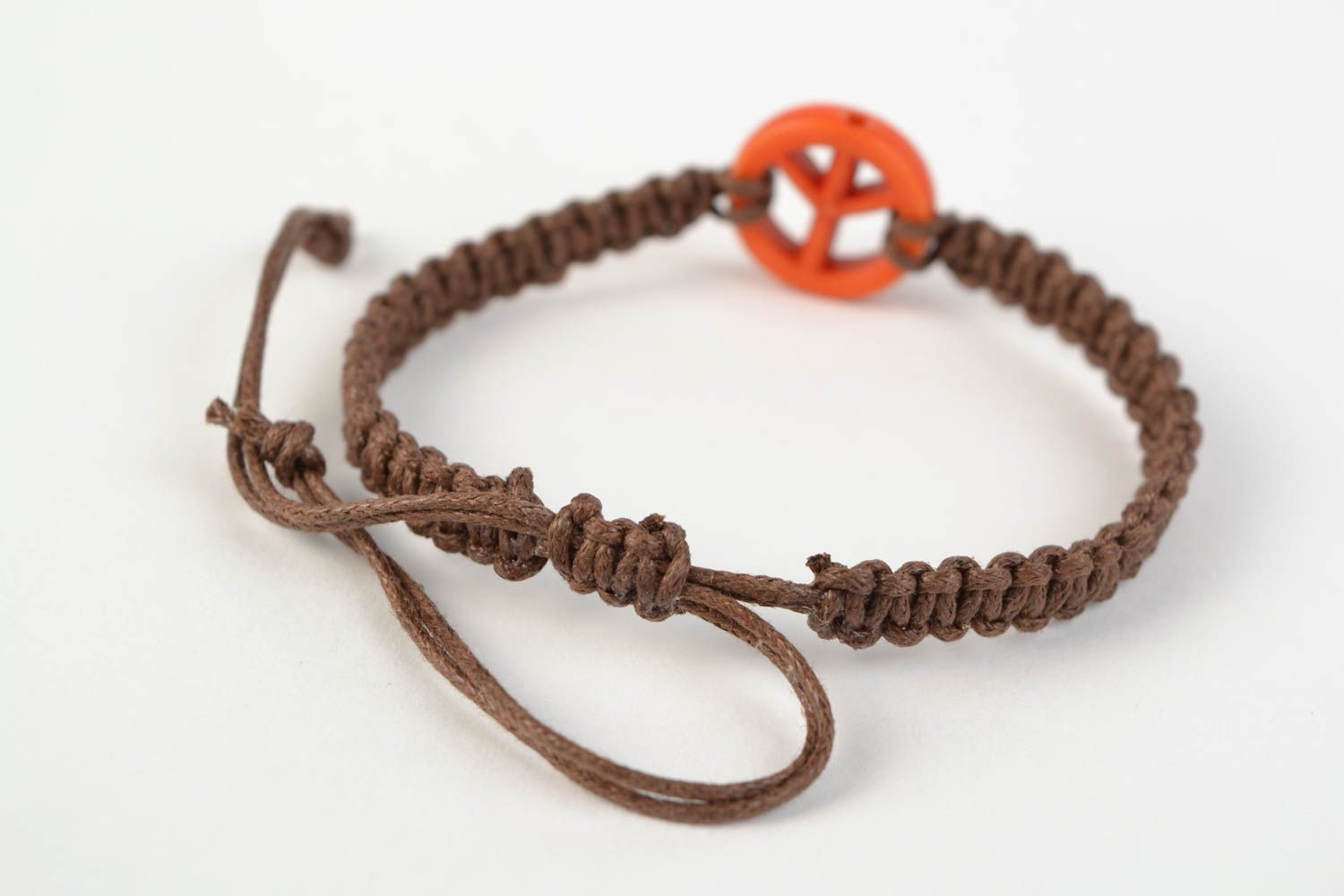 Bracelet tressé en fils de coton avec symbole de la paix orange fait main photo 4