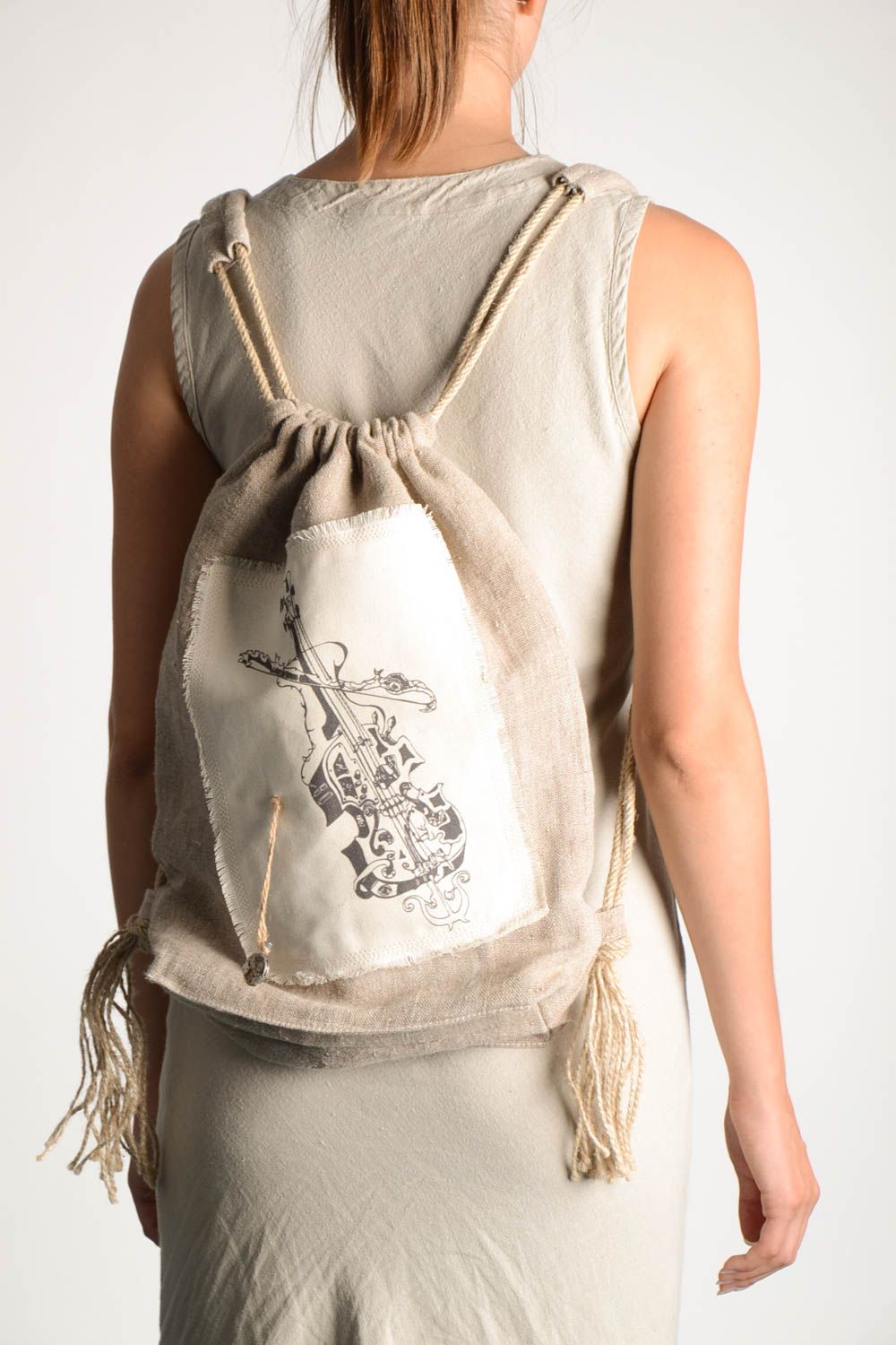 Mochila de tela hecha a mano bolso grande de moda accesorio para mujer  foto 1