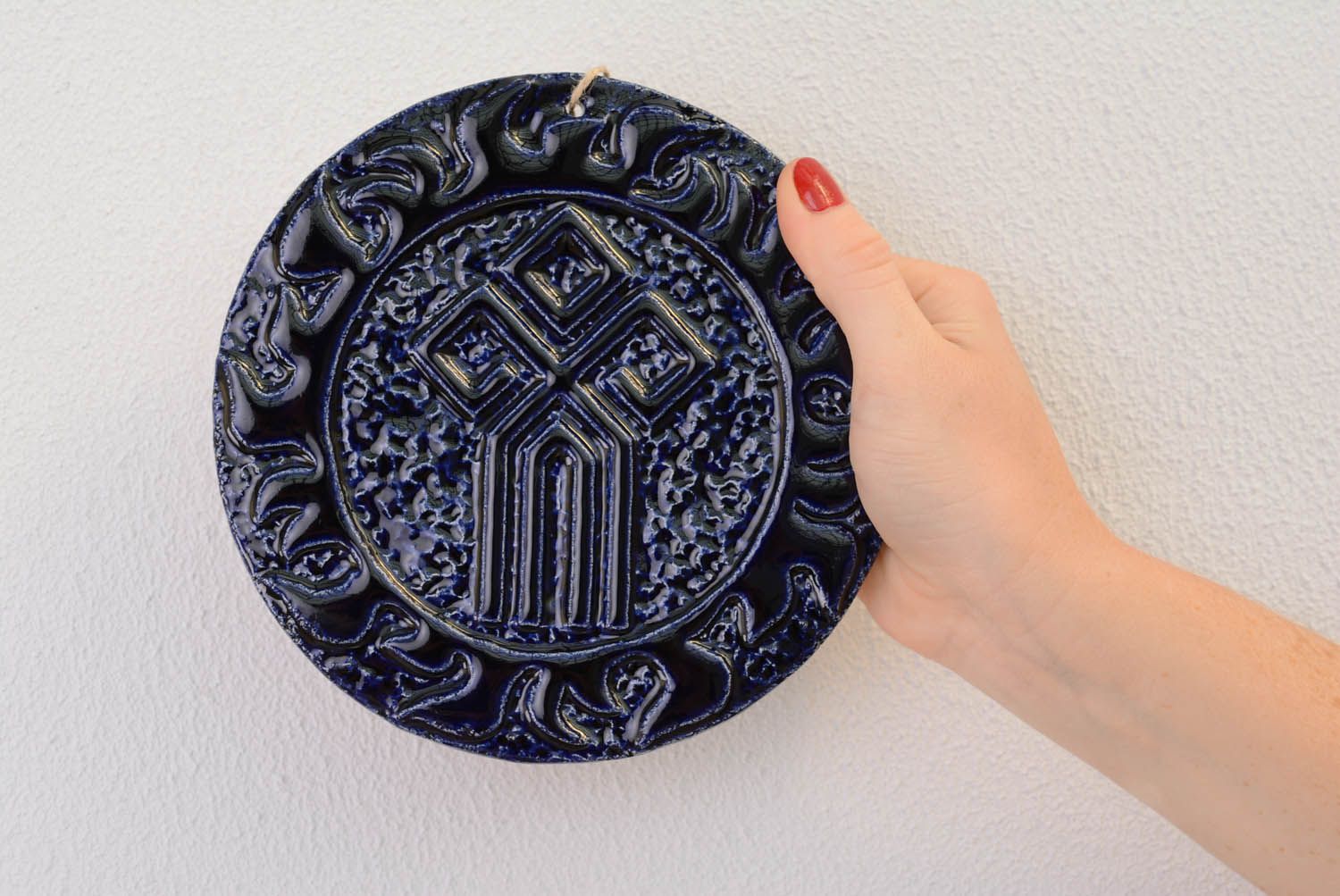 Assiette-amulette en céramique faite main Chour photo 4