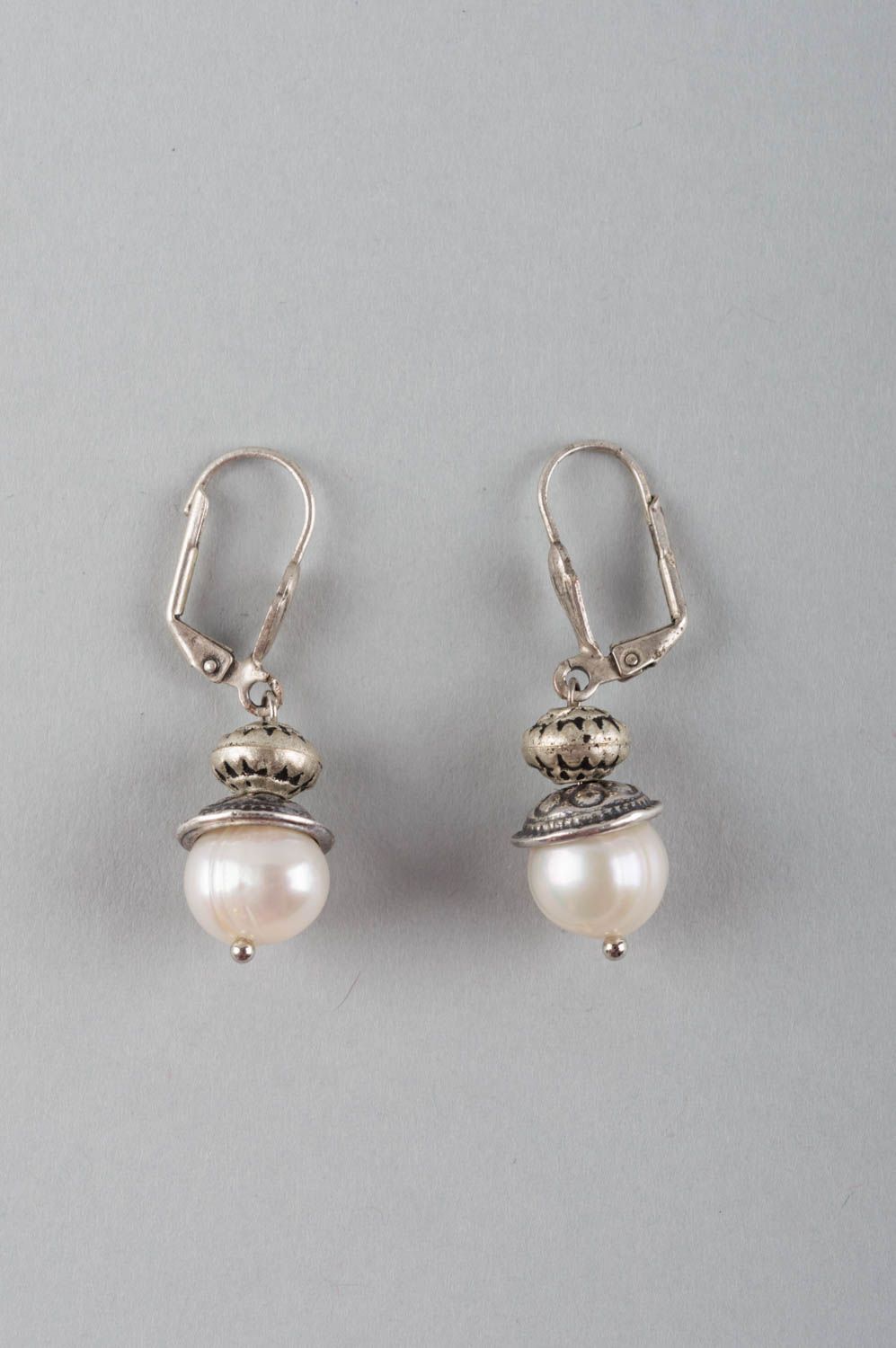 Handmade exquisite latten neat earrings with fresh water pearls photo 2