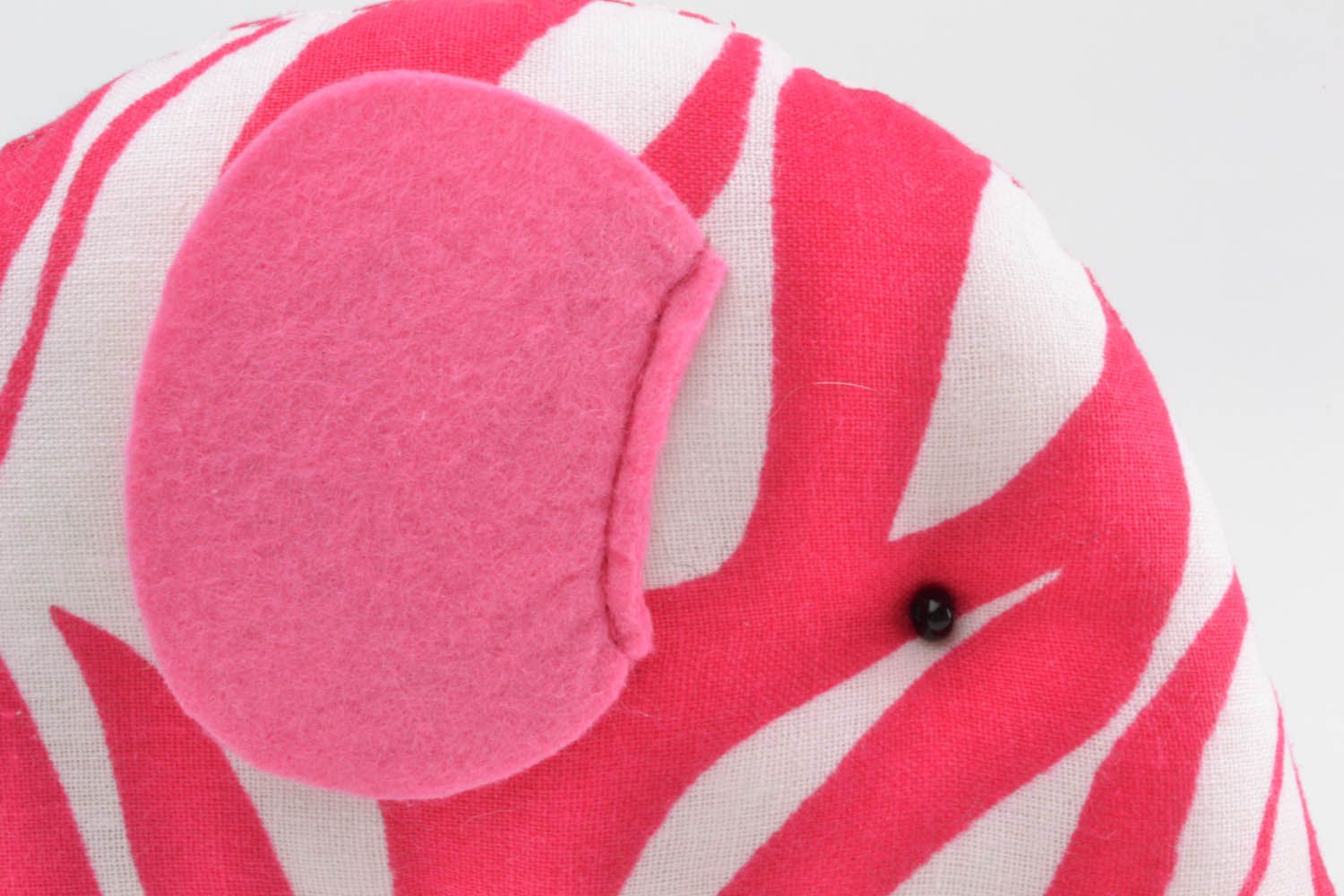 Elefante rosado de tela  foto 2