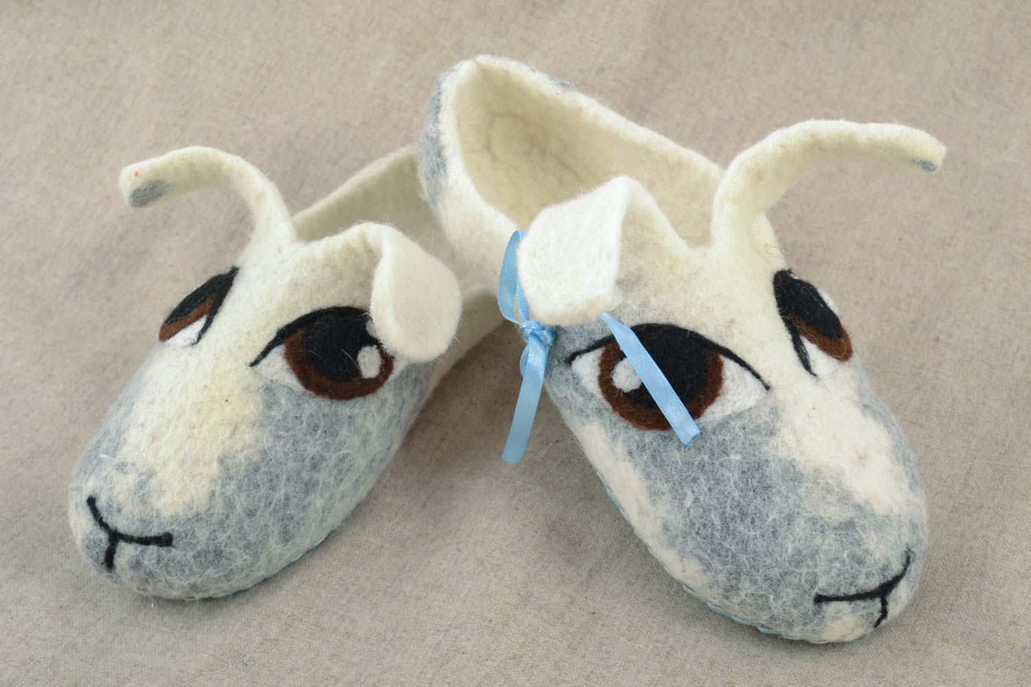 Beautiful handmade women's felted wool house shoes in the shape of sheep muzzles photo 1