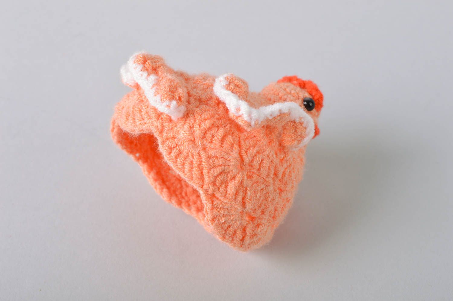 Petite poule de Pâques tricotée en coton au crochet faite main blanche  photo 5