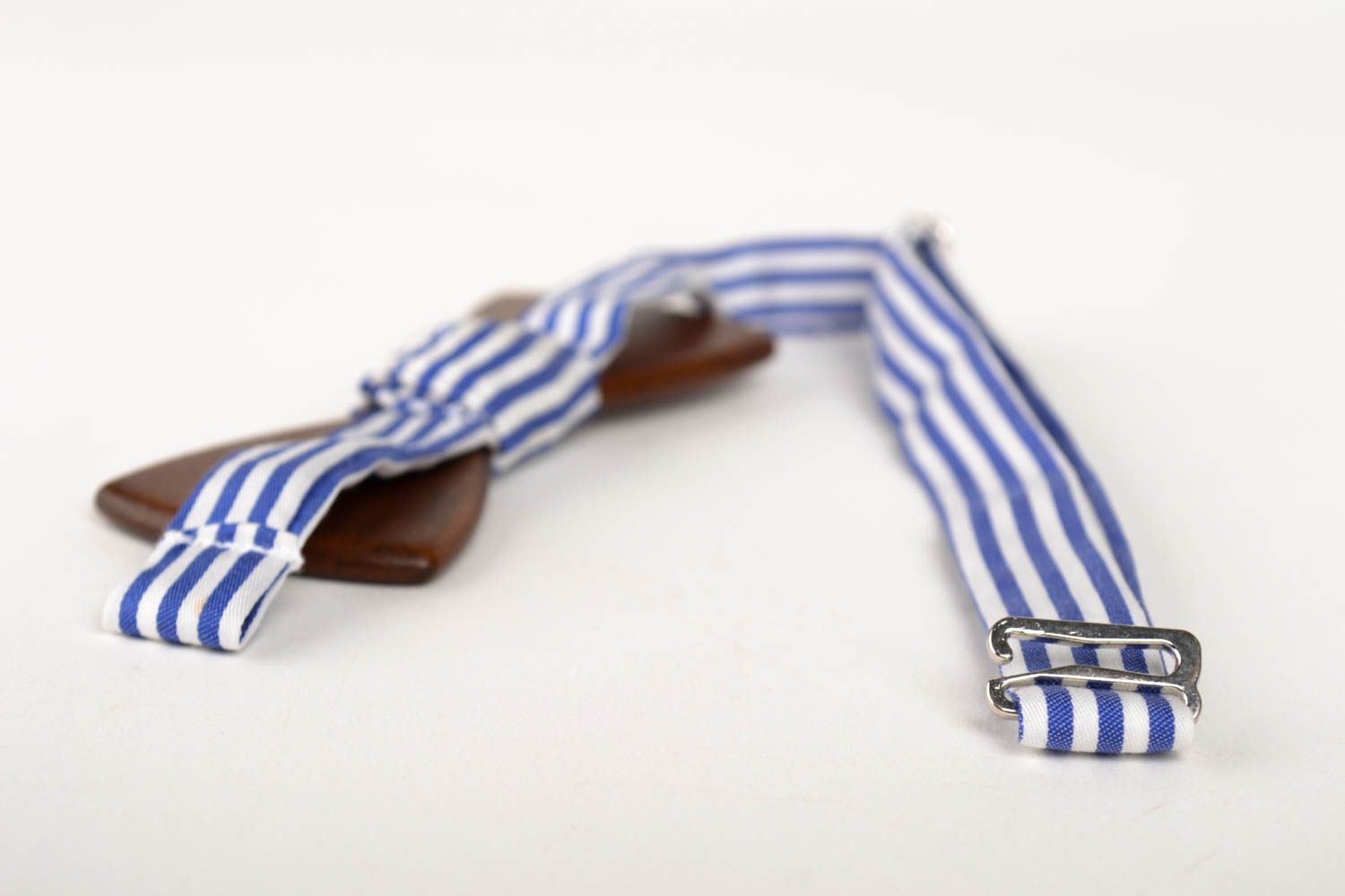 Corbata de lazo de madera de haya artesanal pajarita moderna accesorio unisex foto 3