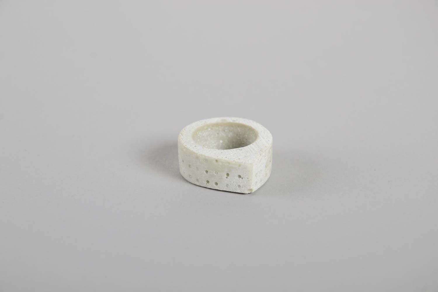 Кольцо ручной работы необычное кольцо из бетона белое красивое модное кольцо фото 5