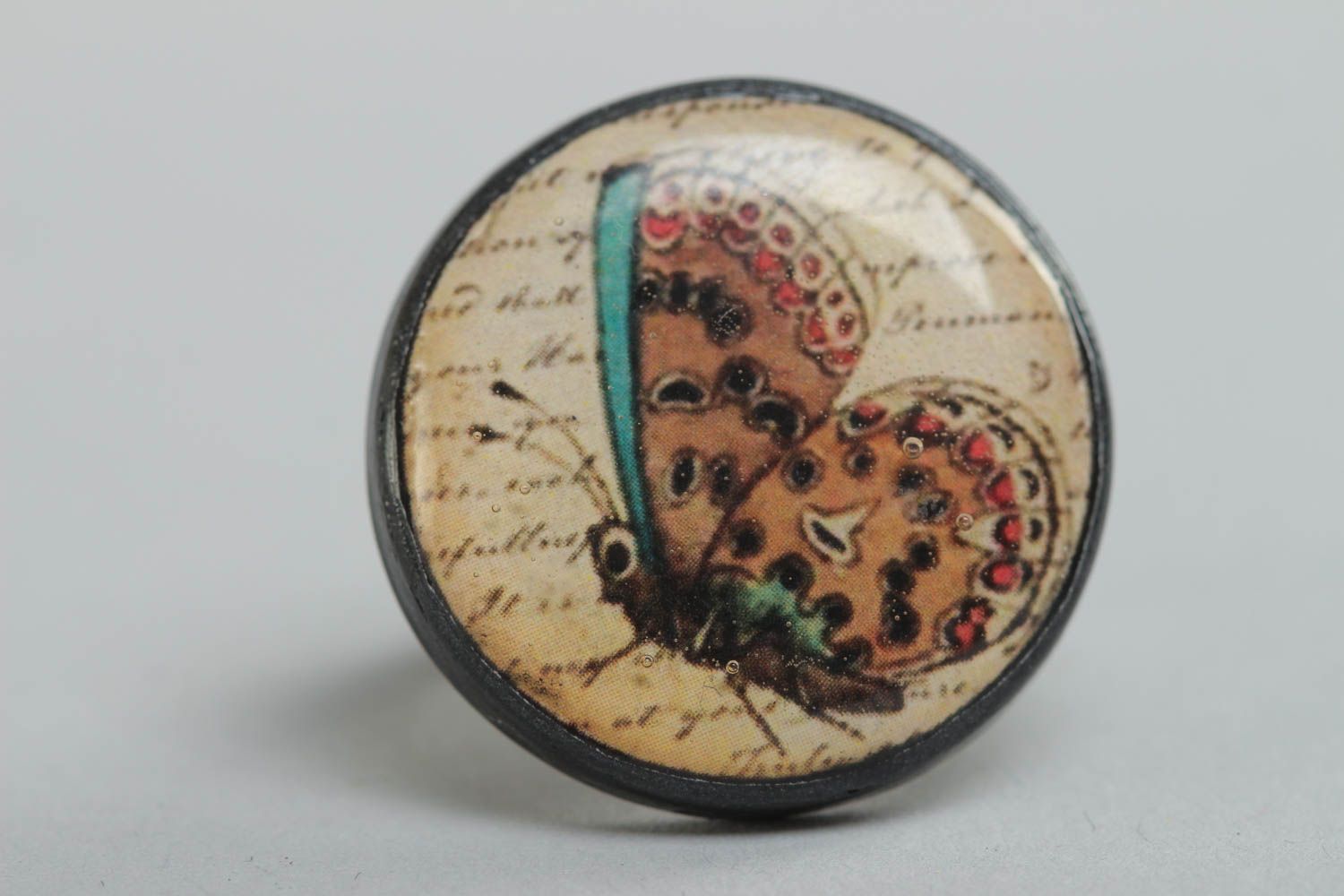 Кольцо из полимерной глины и стекловидной глазури круглое с бабочкой хэнд мэйд фото 3