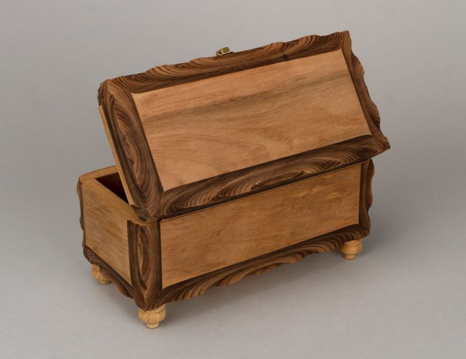 Wooden box photo 4