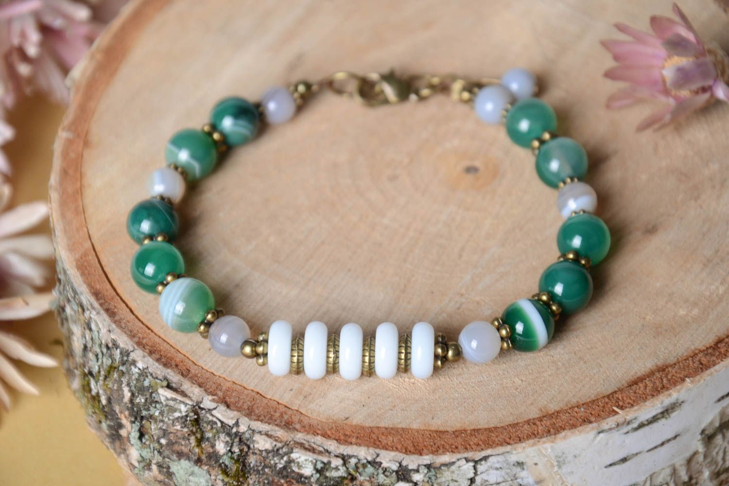 Bracelet pierres naturelles Bijou fait main vert gris Accessoire femme photo 1