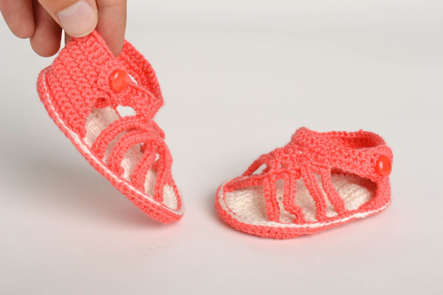 Gehäkelte Babyschuhe handgefertigte Schuhe Geschenke für Kleinkinder in Rot  foto 5