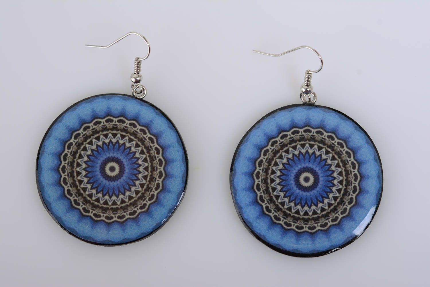 Round earrings in ethnic style made of polymer clay with blue ornament  photo 5