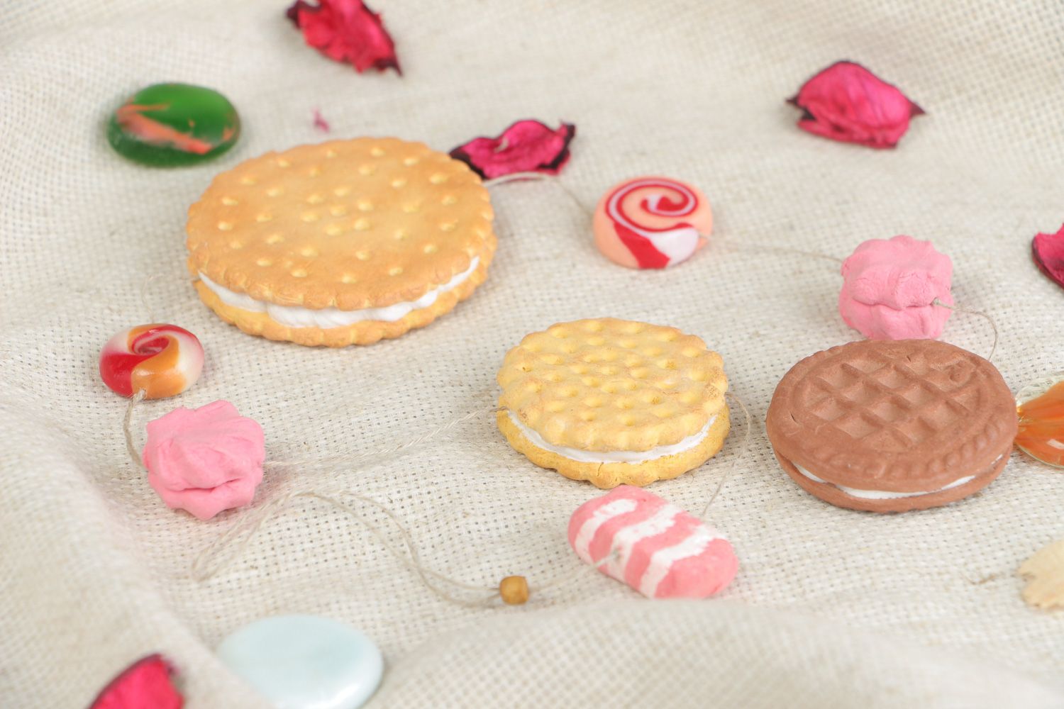 Handmade Polymerton Girlande aus dekorativen Süßigkeiten für festliche Dekorierung foto 5
