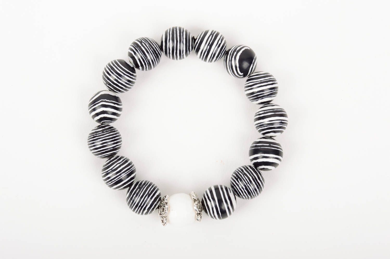 Handmade modisches Armband Designer Schmuck Accessoires für Frauen aus Steinen foto 3