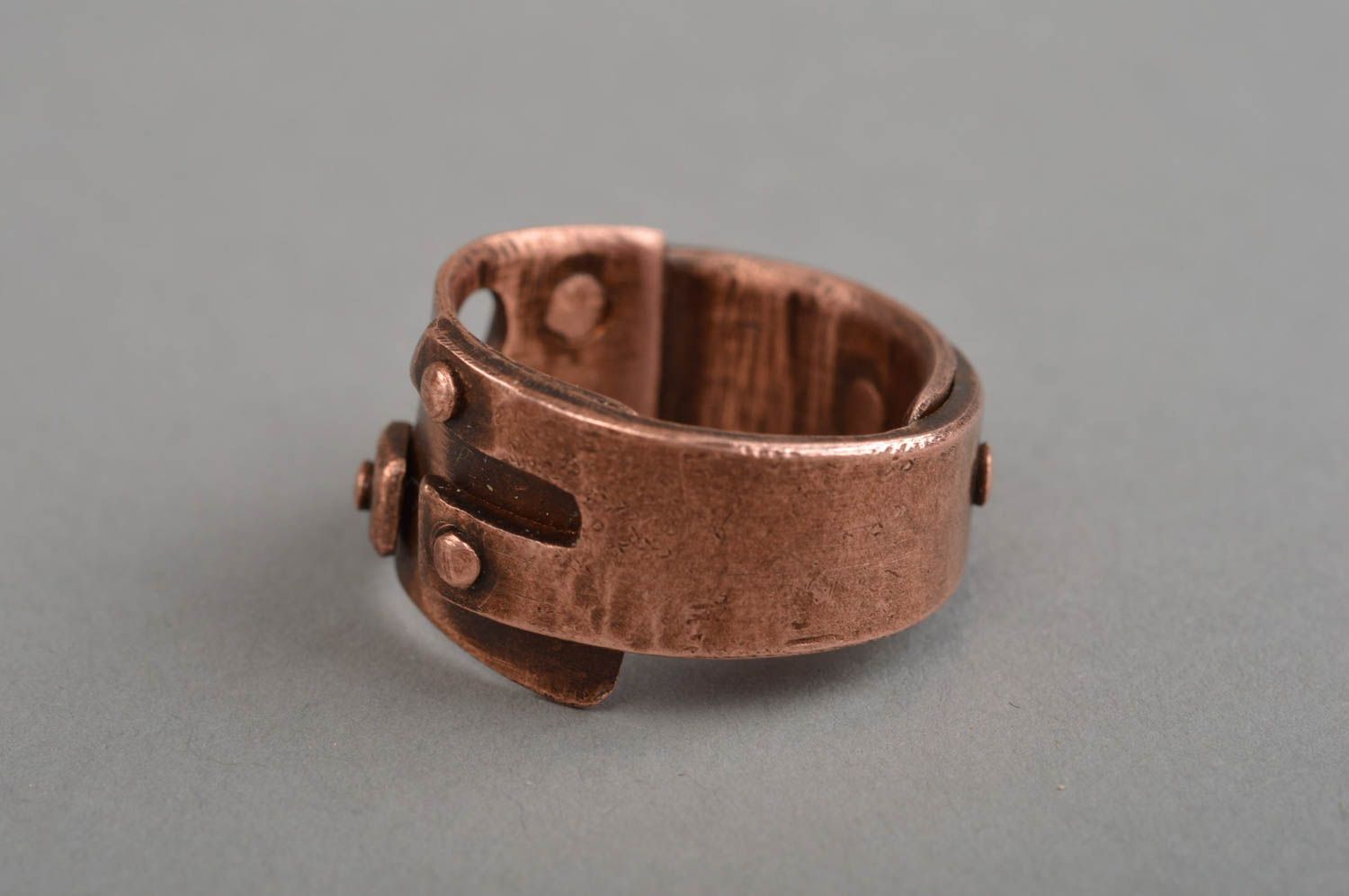 Schöner massiver brauner eleganter handgemachter Ring aus Kupfer für Herren foto 4