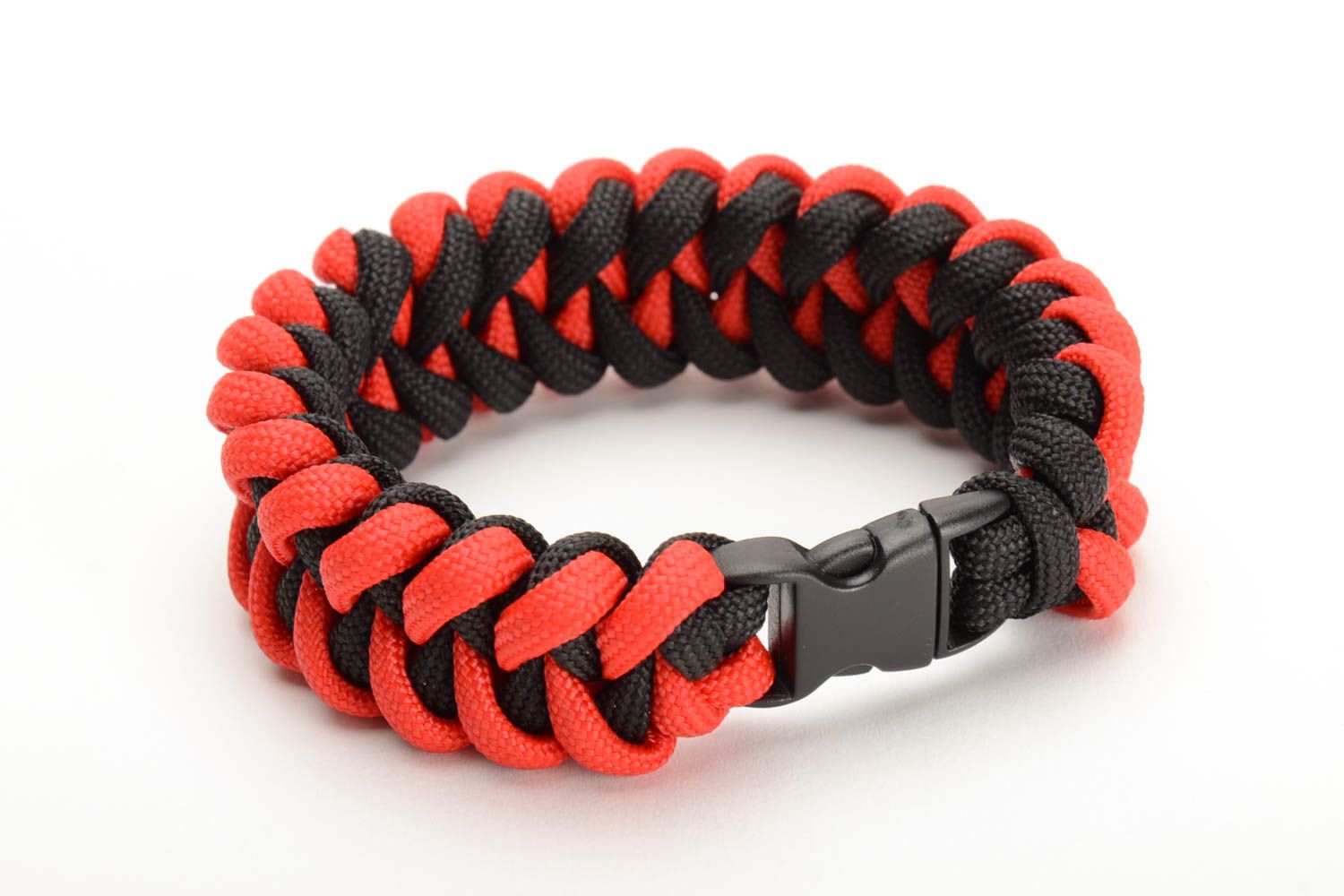 Red and black handmade wrist bracelet woven of American paracord photo 3