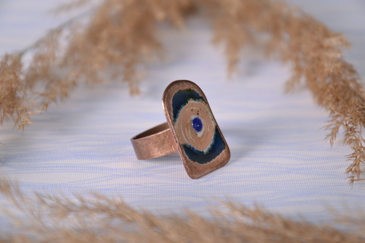 Медный перстень с росписью горячей эмалью  фото 1