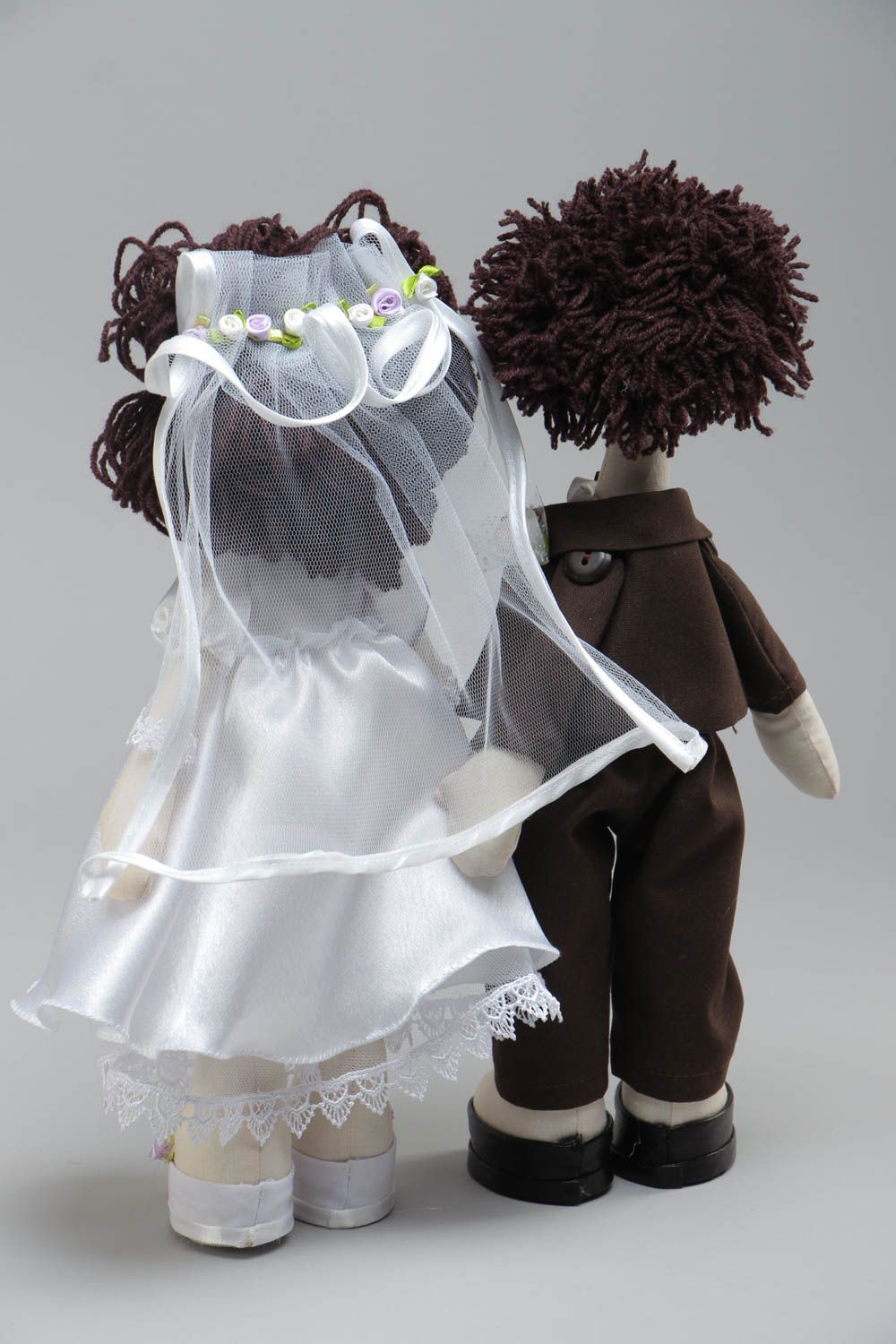 Текстильные куклы в виде жениха и невесты из хлопчатобумажной ткани ручной работы фото 4