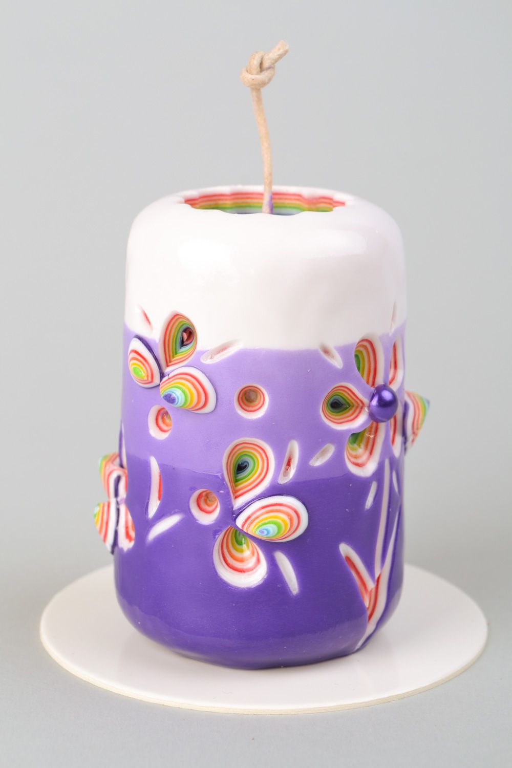 Парафиновая свеча цилиндрической формы красивая с декором  фото 4