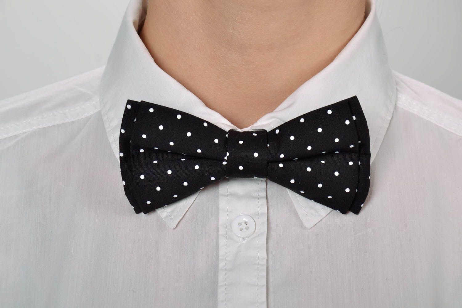 Black and dotted bow tie  photo 5